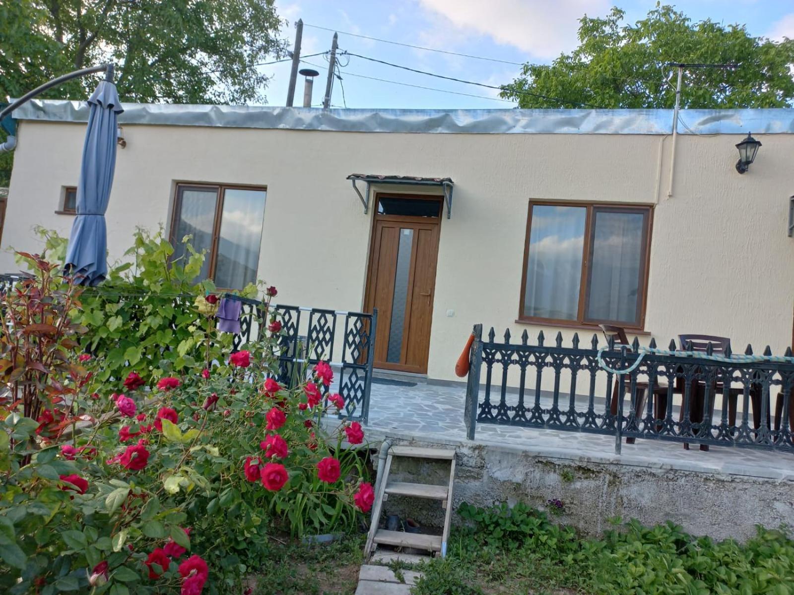 Ana-Maria Bnb Tat'ev Exterior foto